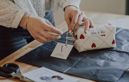 7 raisons d’offrir une trousse de toilette personnalisée