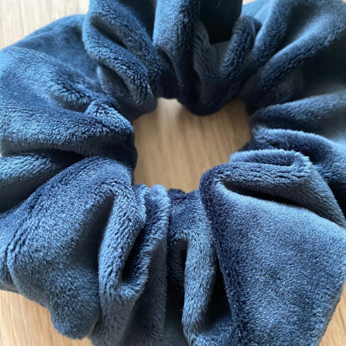 Chouchou cheveux velours bleu marine Olivia - Violette & Rose - Accessoires pour cheveux