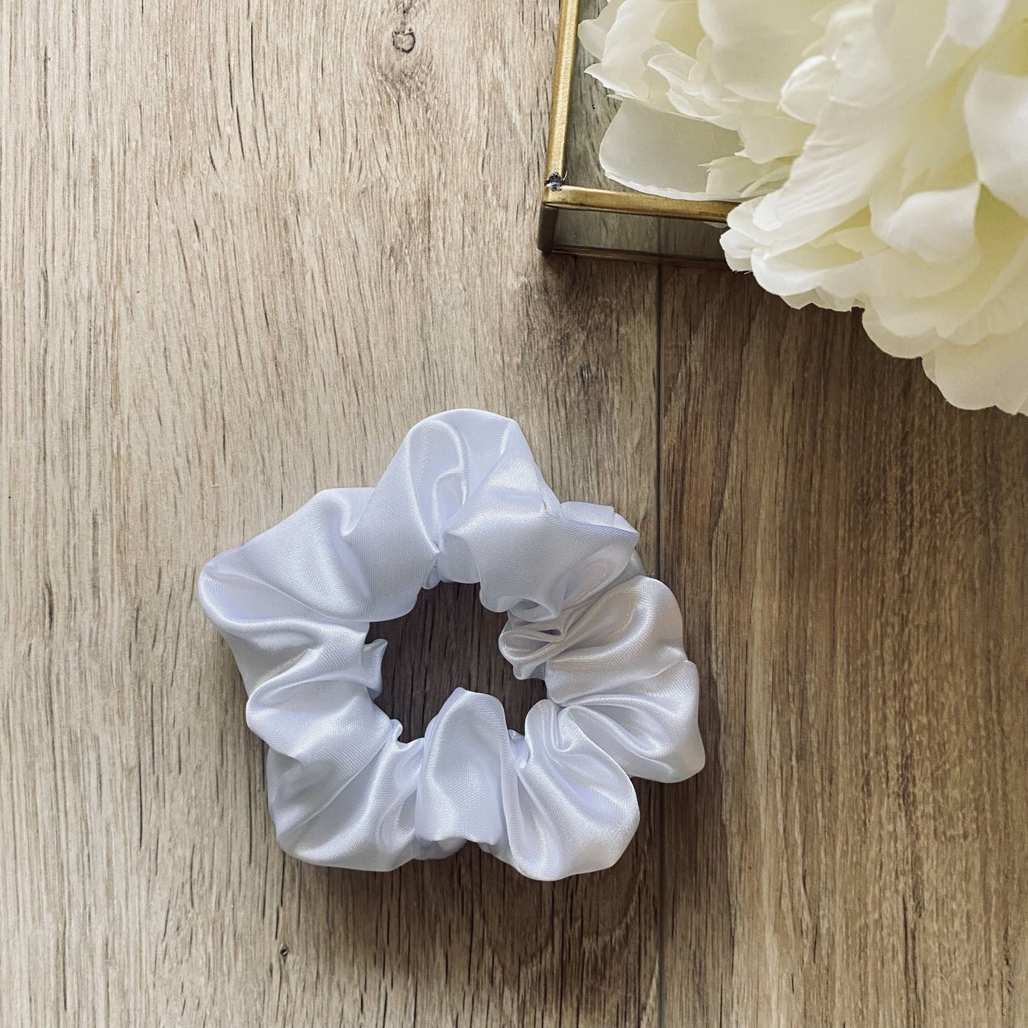 Chouchou satin blanc Maria - Violette & Rose - Accessoires pour cheveux
