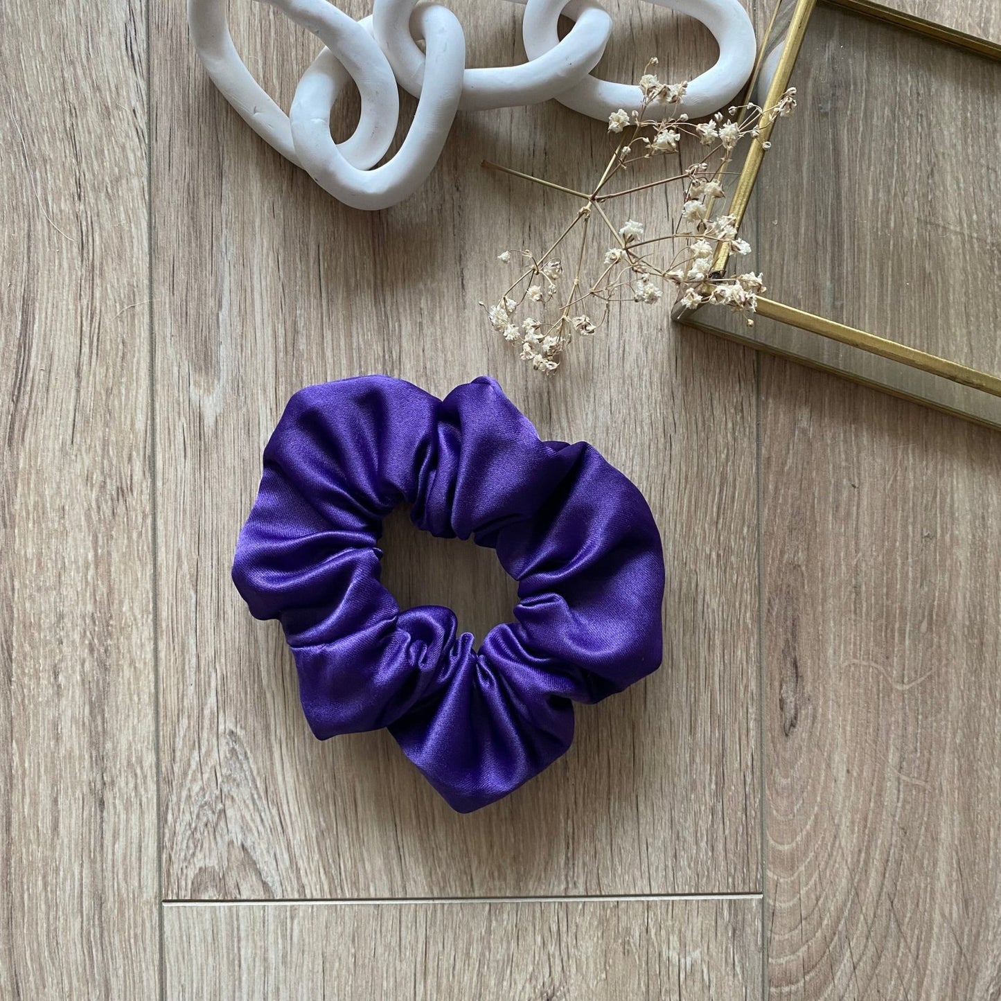 Chouchou en satin violet Sabrina - Chouchou pour cheveux - Violette & Rose