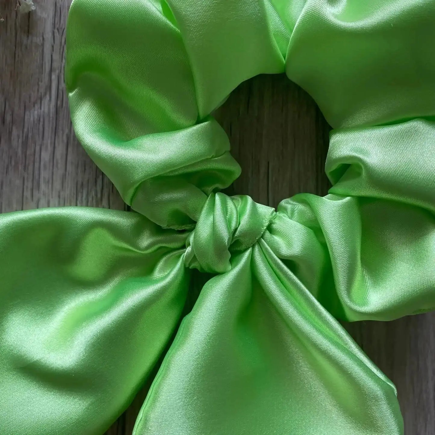 Foulchie satin vert Lucky - Violette & Rose - Accessoires pour cheveux