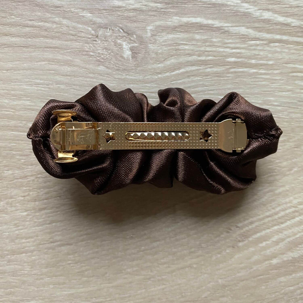 Barrette chouchou pour cheveux satin marron base dorée made in France