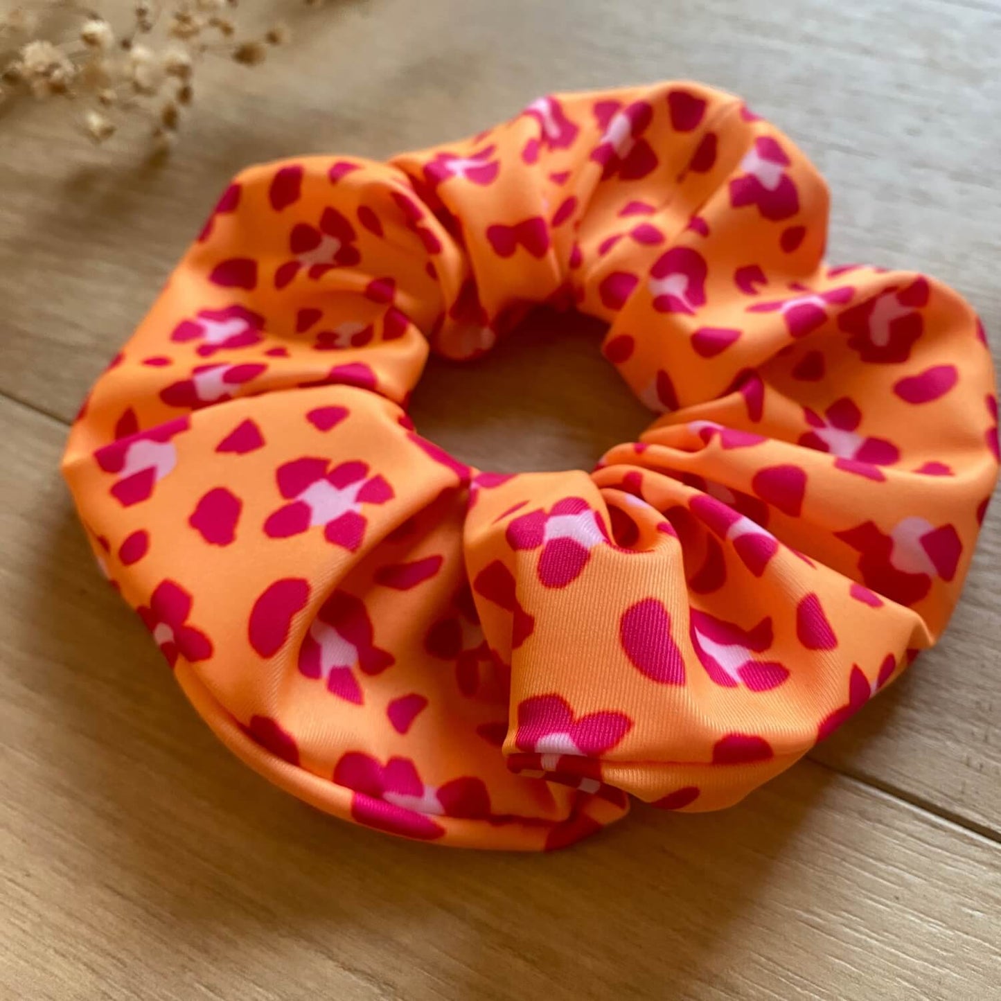détail matière waterproof chouchou pour cheveux