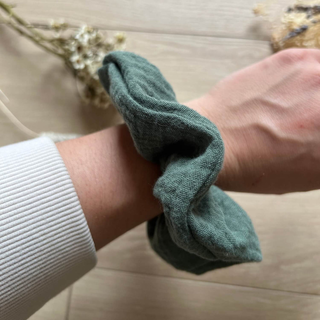 Chouchou gaze de coton vert Angela Violette & Rose