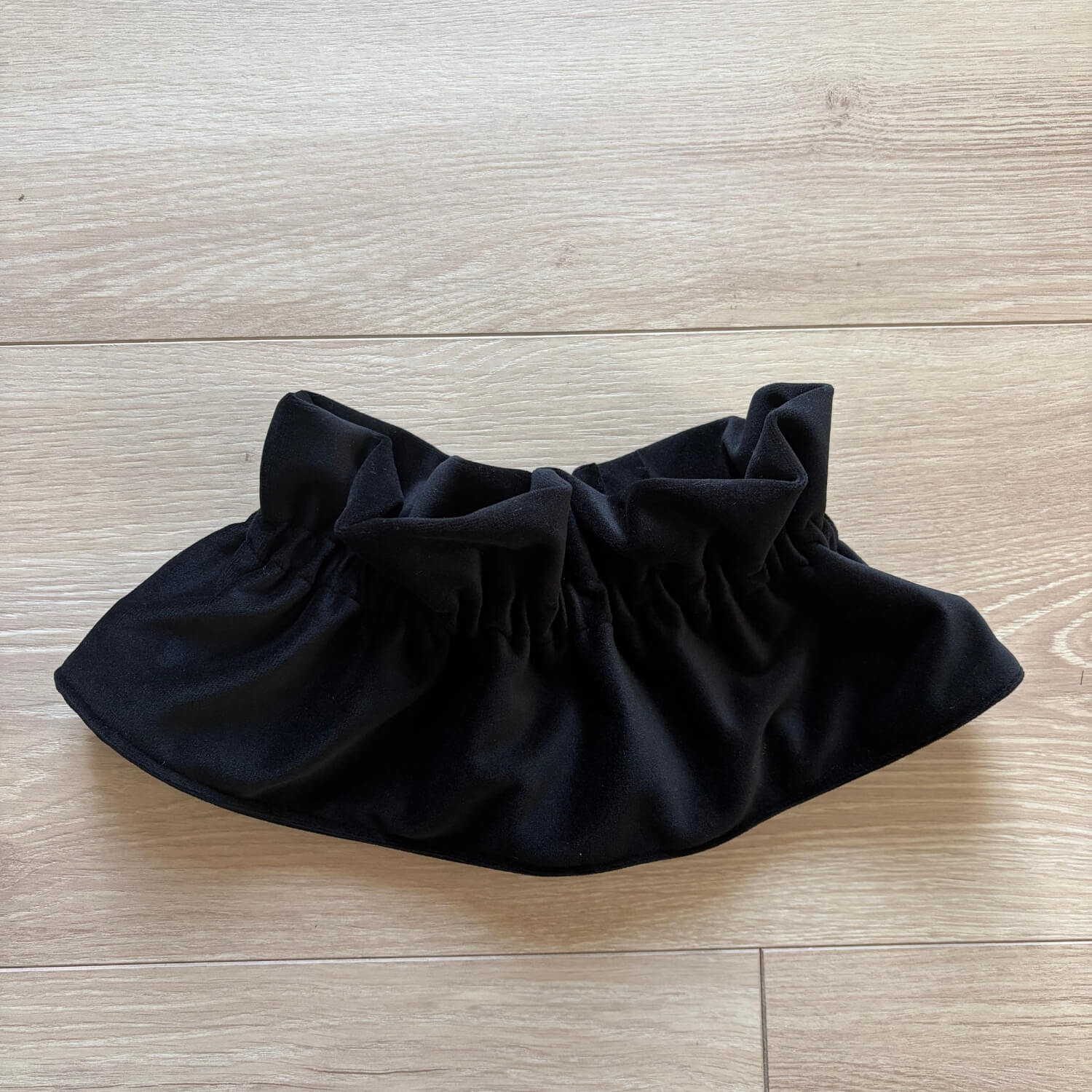 faux col de chemise en velours noir