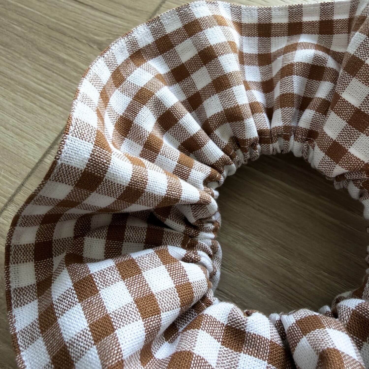 Chouchou à volants Vichy Marron Glacé Violette & Rose