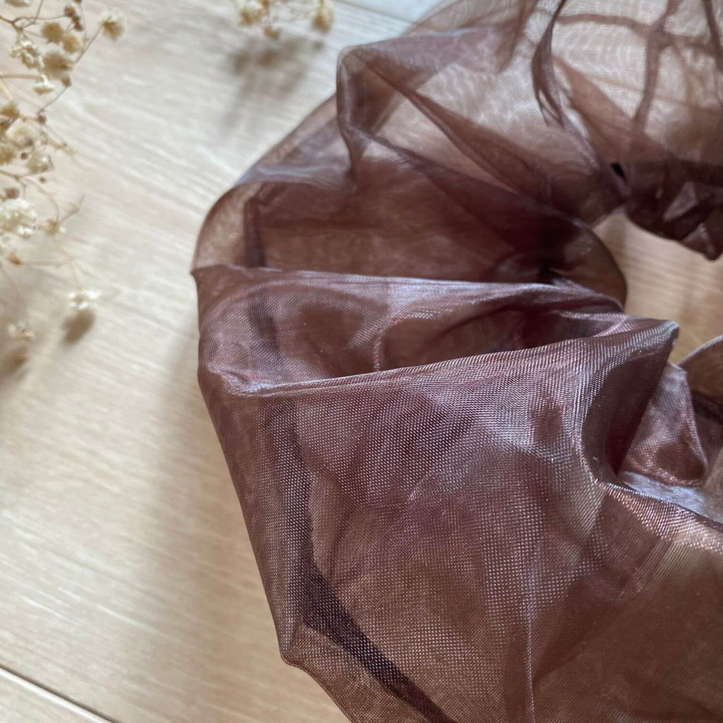 détails du chouchou géant marron made in france