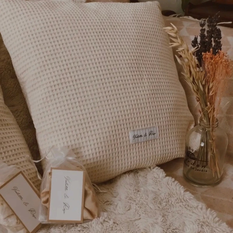 housse de coussins nid d'abeille beige violette et rose
