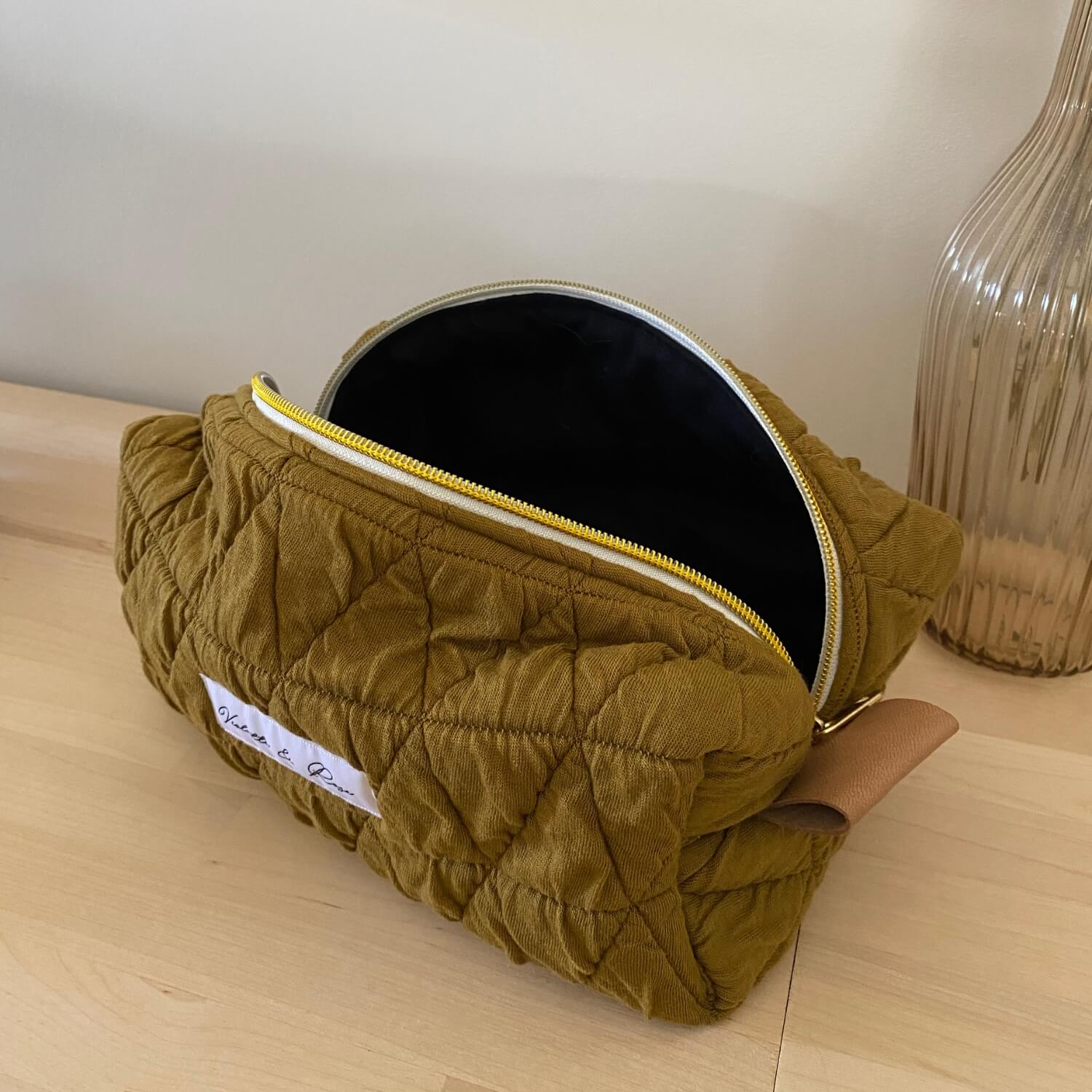 Trousse de toilette ocre Charlie Violette & Rose