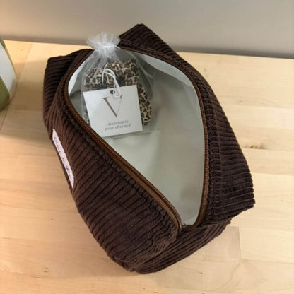 Trousse de toilette en velours côtelé marron Violette & Rose
