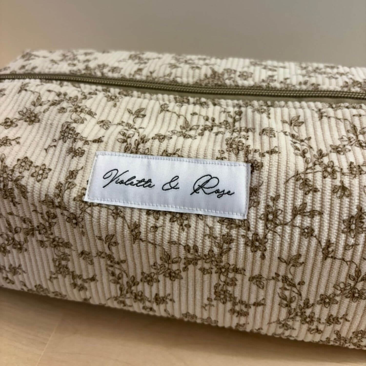 Trousse de toilette beige velours fleurs Violette & Rose