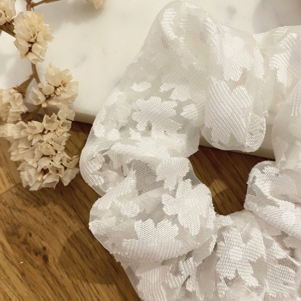Chouchou cheveux tulle et broderie blanc Olivia - Violette & Rose - Accessoires pour cheveux
